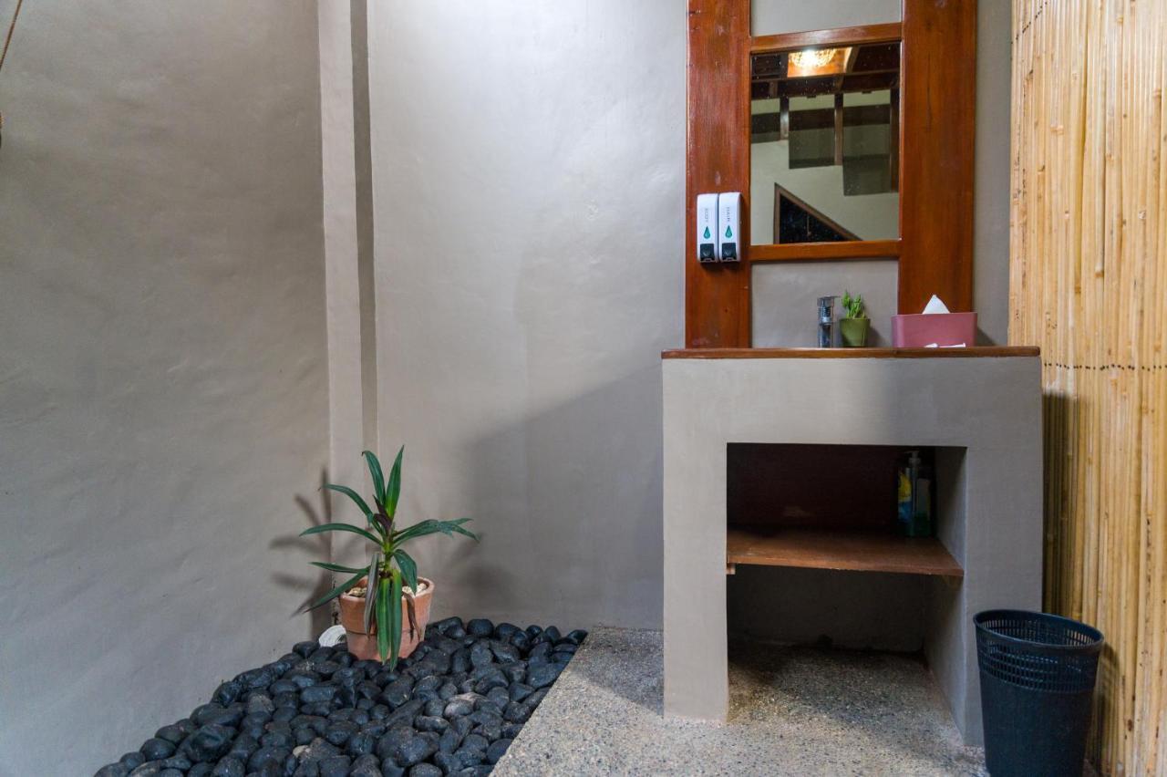 Nakabalo Guesthouse & Restaurant ซีคีฮอร์ ภายนอก รูปภาพ